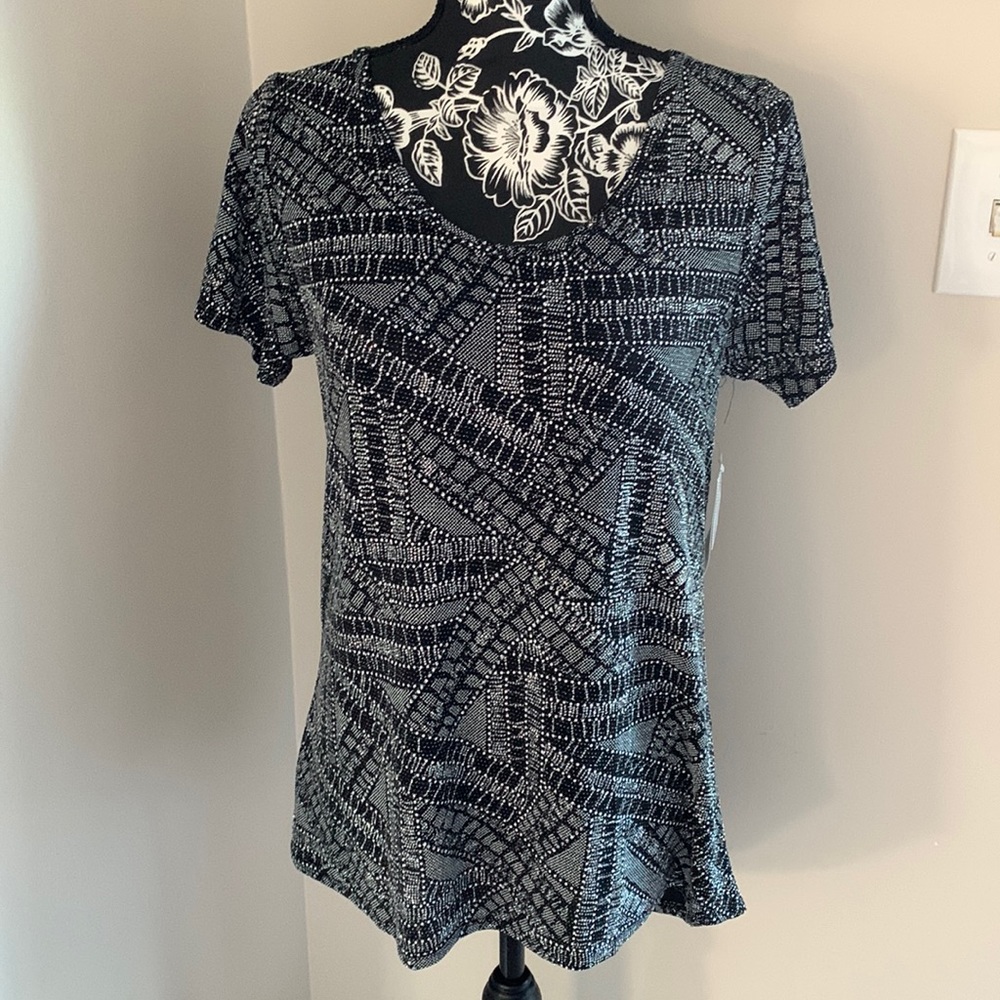 LuLaRoe Elegant collection Classic tee